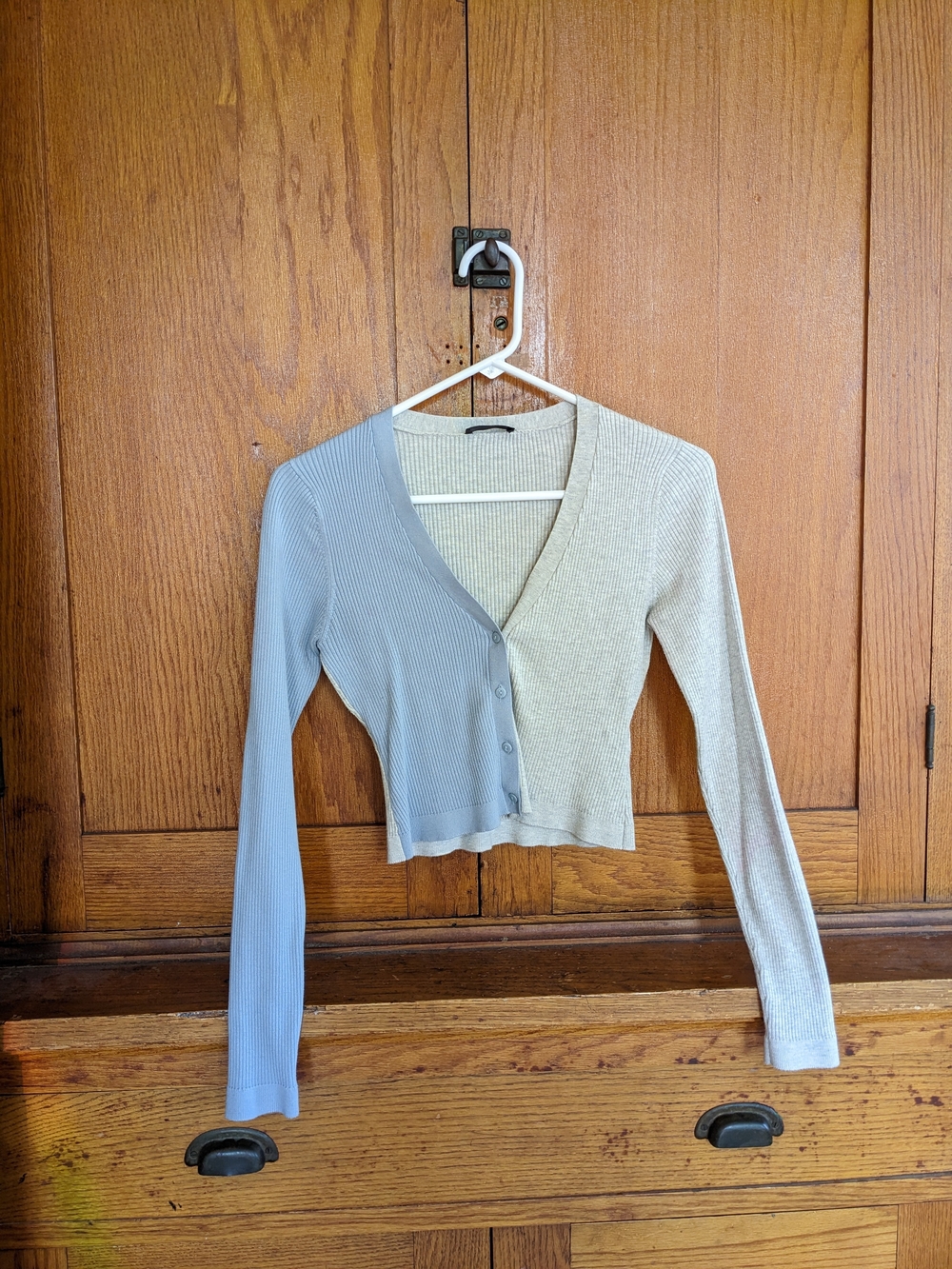 Asymmetric Two-Tone Ribbed Cardigan - Blue & Cream